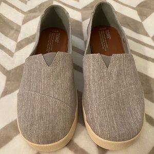 New! Tom’s Avalon slip on- Heather gray, size 9.5